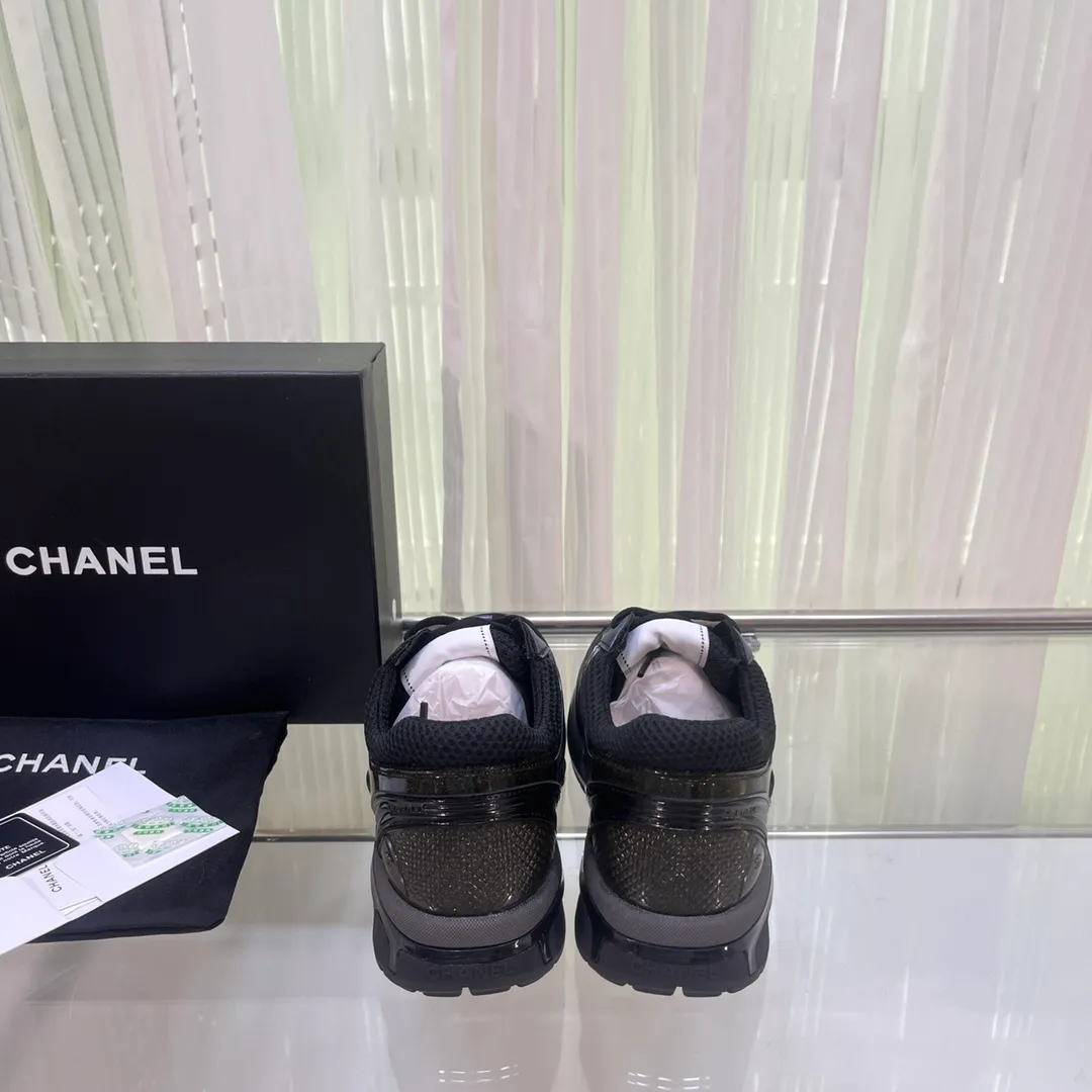 👟👟Ex-factory price 640👟👟 Latest 5 colors! Super pretty! 2023 super popular Chanel Chanel 23C King of Horns series casual sports shoes, incomparably beautiful and easy to wear, absolute fairy style, very light, super soft inside, super comfortable, breathable upper design, high-end color matching, versatile, must-have model of the year, upper: cowhide and cloth stitching, original craftsmanship, lining: breathable mesh, original foam combination outsole, size: 35-45